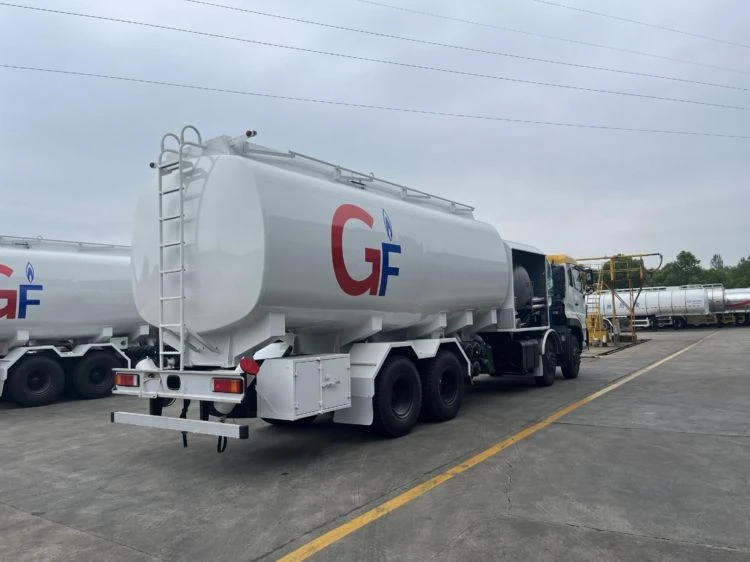 30000 L Heavy-Duty Aircraft Refueling Truck high quality