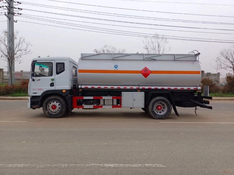 Dongfeng 3 M³ Compact Fuel Tanker Truck manufacturers