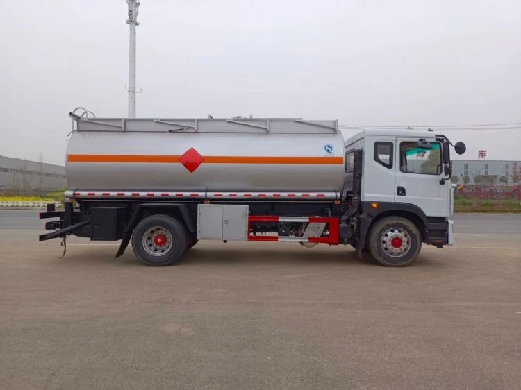 Dongfeng 3 M³ Compact Fuel Tanker Truck best