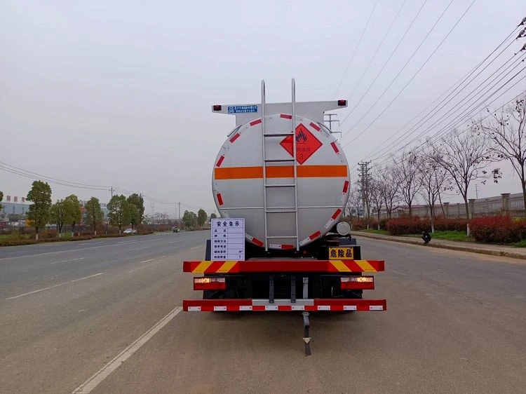 Dongfeng 3 M³ Compact Fuel Tanker Truck high quality