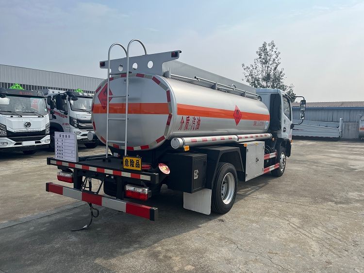 Dongfeng 8 M³ Fuel Tanker Truck high quality