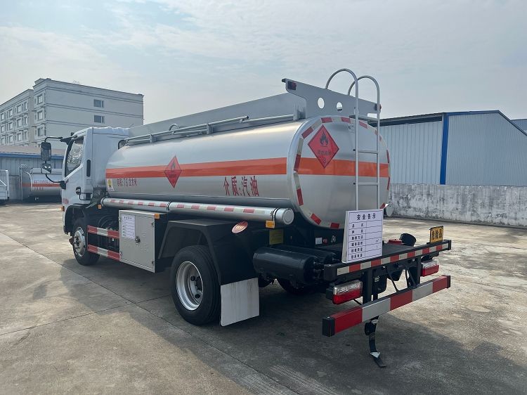 Dongfeng 8 M³ Fuel Tanker Truck price