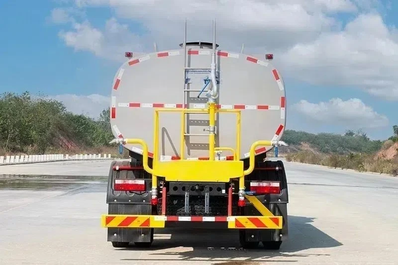 Dongfeng D9 15.1 M³ Water Truck suppliers