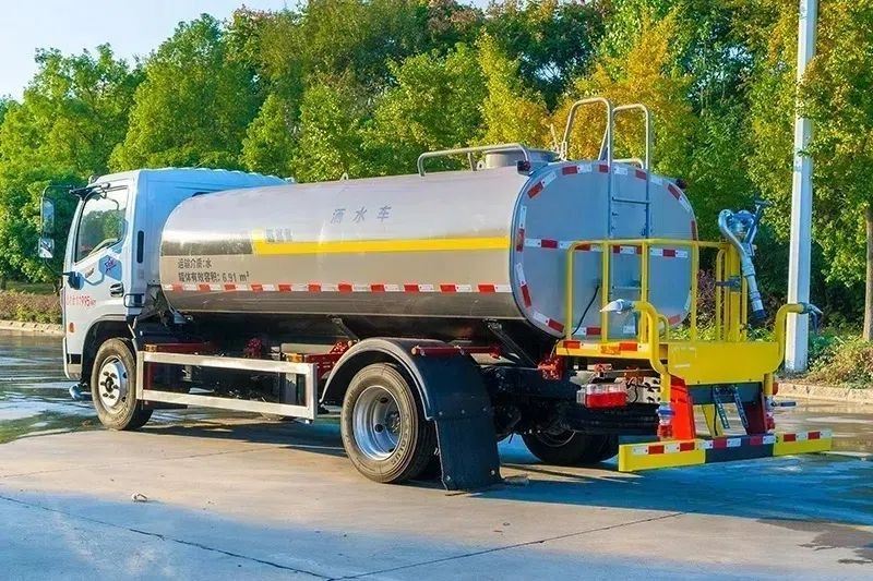 Dongfeng Dolica 9.3 M³ Water Transport Truck suppliers