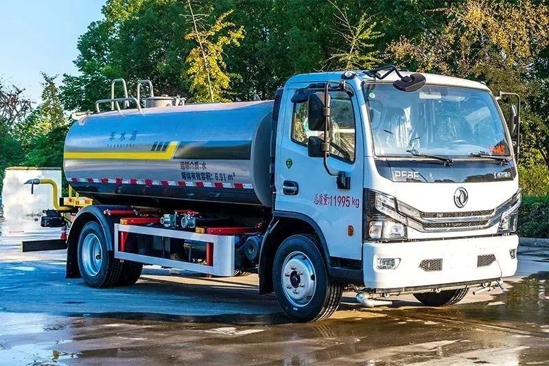 Dongfeng Dolica 9.3 M³ Water Transport Truck price