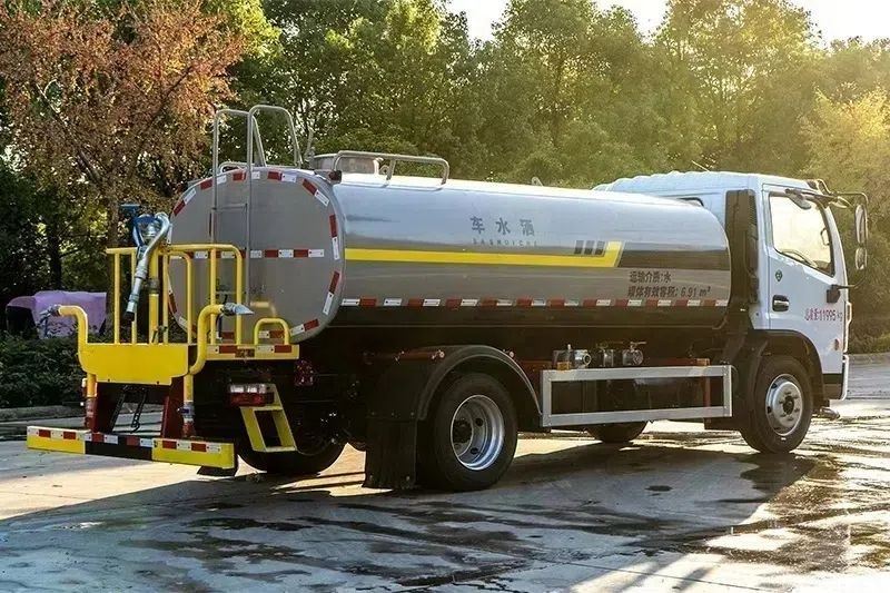 Dongfeng Dolica 9.3 M³ Water Transport Truck factory