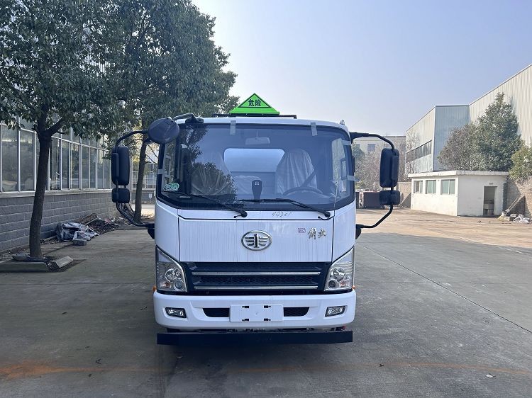 FAW 8 M³ Fuel Truck factory