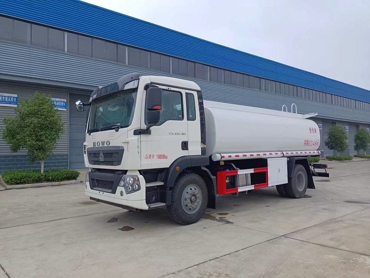 HOWO 15m³ Oil Tanker Truck suppliers